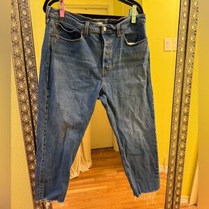 🌻 Levi's Plus Size Straight Leg Jeans 33